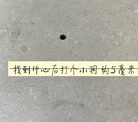 吉隆瓷砖空鼓维修公司专业解答在瓷砖铺贴过程中，如果砂料搅拌不均匀，将会带来以下问题
